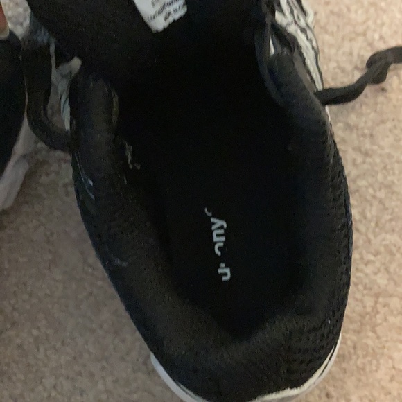 Boys runners - Picture 5 of 9